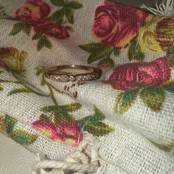 FLASH SALE!!! Elegant Gold Ring with Sparkling Stones - Picture 2 of 8